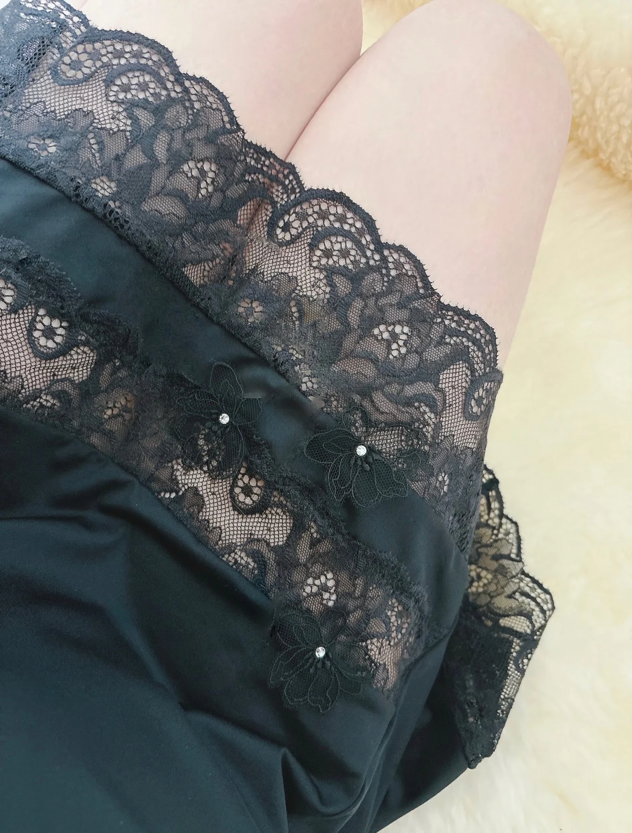 黒いレースのランジェリー